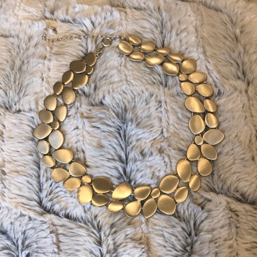 ✨Gold choker✨